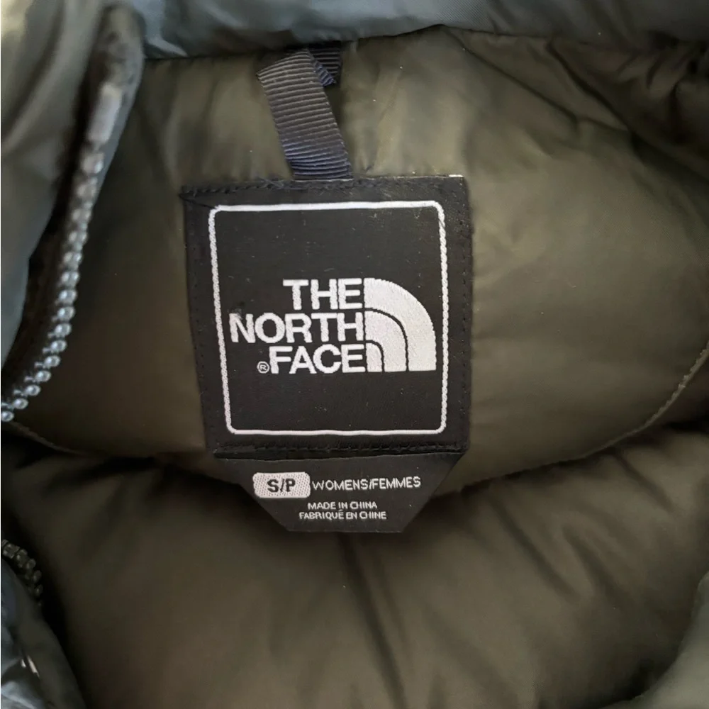 North Face vest Small - Picture 2 of 2